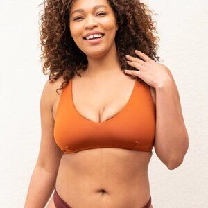 LEFT ON FRIDAY Sunday Bikini Top D+ in Bronze size Medium